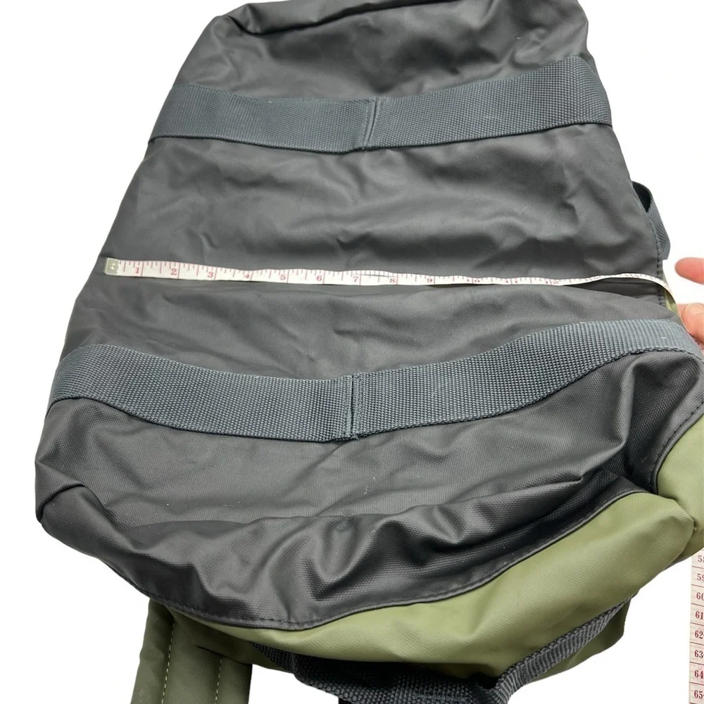 EAGLE CREEK TAUCK ARMY GREEN NO MATTER WHAT SMALL DUFFLE BAG